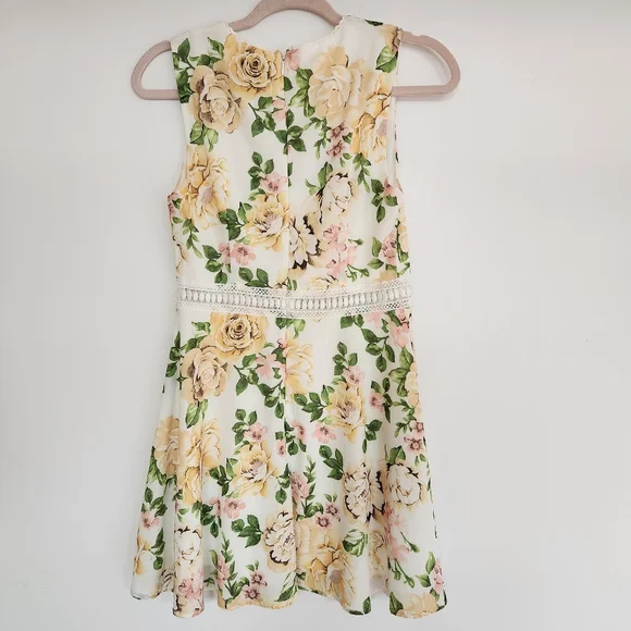 Disney Princess brand Dress - Picture 2 of 3